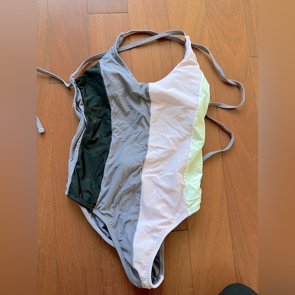 One Piece Swimsuit by Pilyq size small